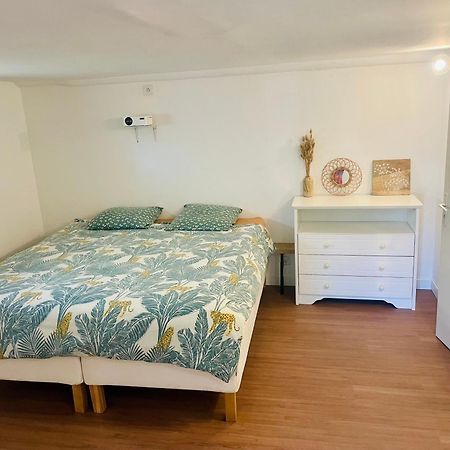 Logement En Rez De Jardin Guerard Exterior photo